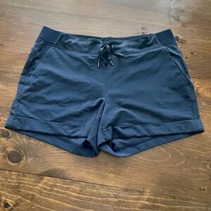 Women's Navy Blue Athleta Midtown Shorts